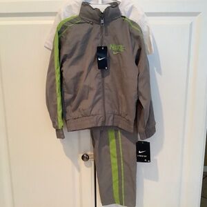 Nike Boys 4T Gray/Green  3 Piece Jacket, Pants, T Shirt Set NWT